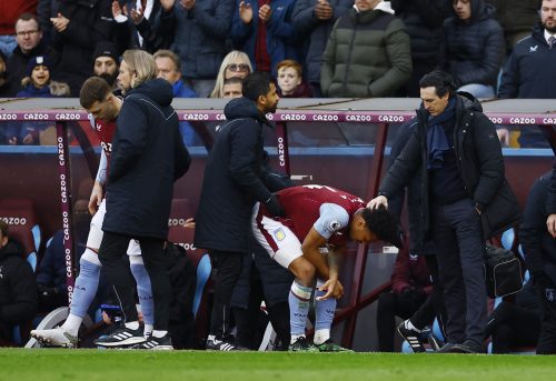 Aston Villa manager Unai Emery with Boubacar Kamara