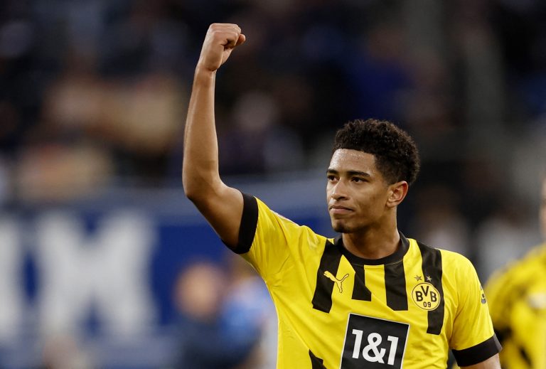 Jude-Bellingham-celebrating-for-Borussia-Dortmund