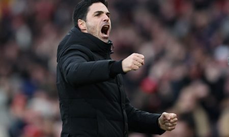Mikel-Arteta-celebrates-for-Arsenal