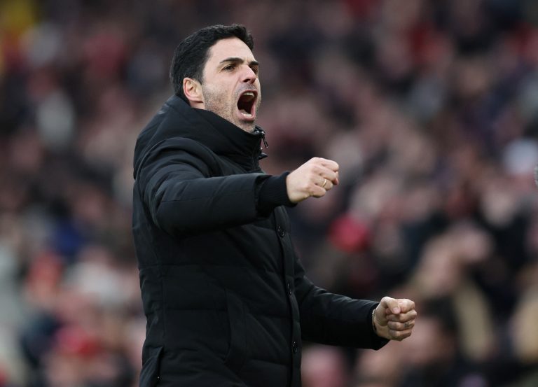 Mikel-Arteta-celebrates-for-Arsenal