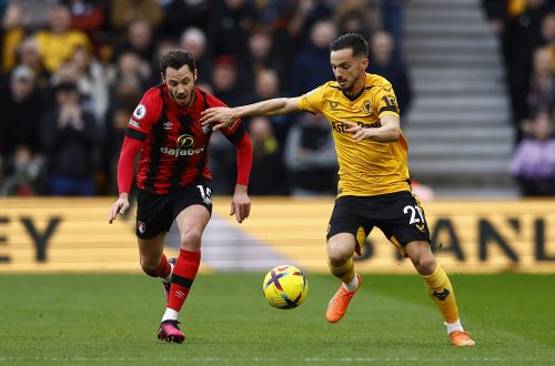 Pablo-Sarabia-in-action-for-Wolves