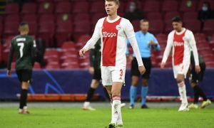 Perr-Schuurs-after-the-game-for-Ajax
