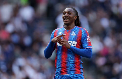 Londen, Engeland - 11 mei: Eberechi Eze van Crystal Palace viert het scoren van het eerste doelpunt van zijn team tijdens de Premier League -wedstrijd tussen Tottenham Hotspur FC en Crystal Palace FC in Tottenham Hotspur Stadium op 11 mei 2025 in Londen, Engeland. (Foto door Julian Finney/Getty -afbeeldingen)