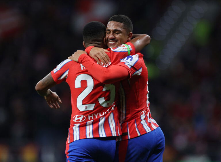 Samuel Lino, Reinildo Mandava. (REUTERS/Isabel Infantes)