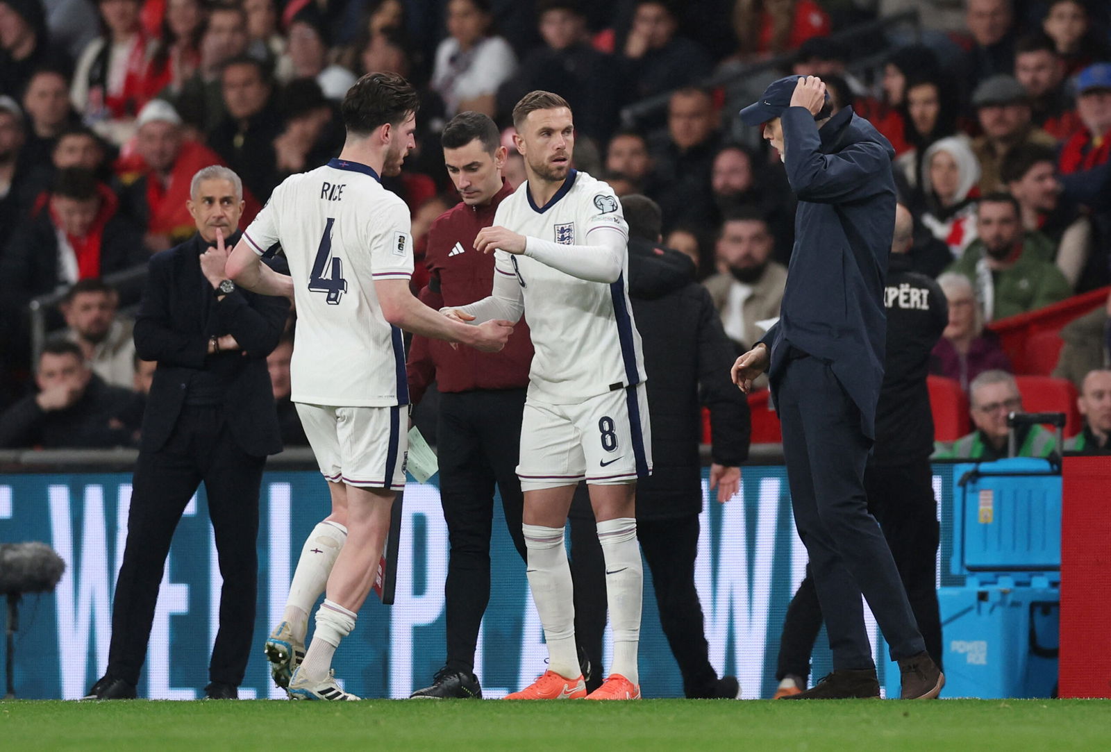 Jordan Henderson remains a key figure for England. (REUTERS/David Klein)