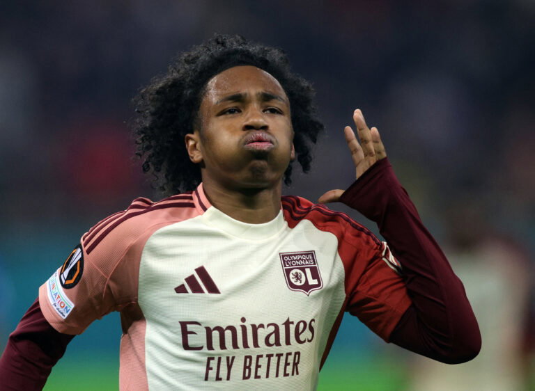 Liverpool draw up three man shortlist for Diaz replacement