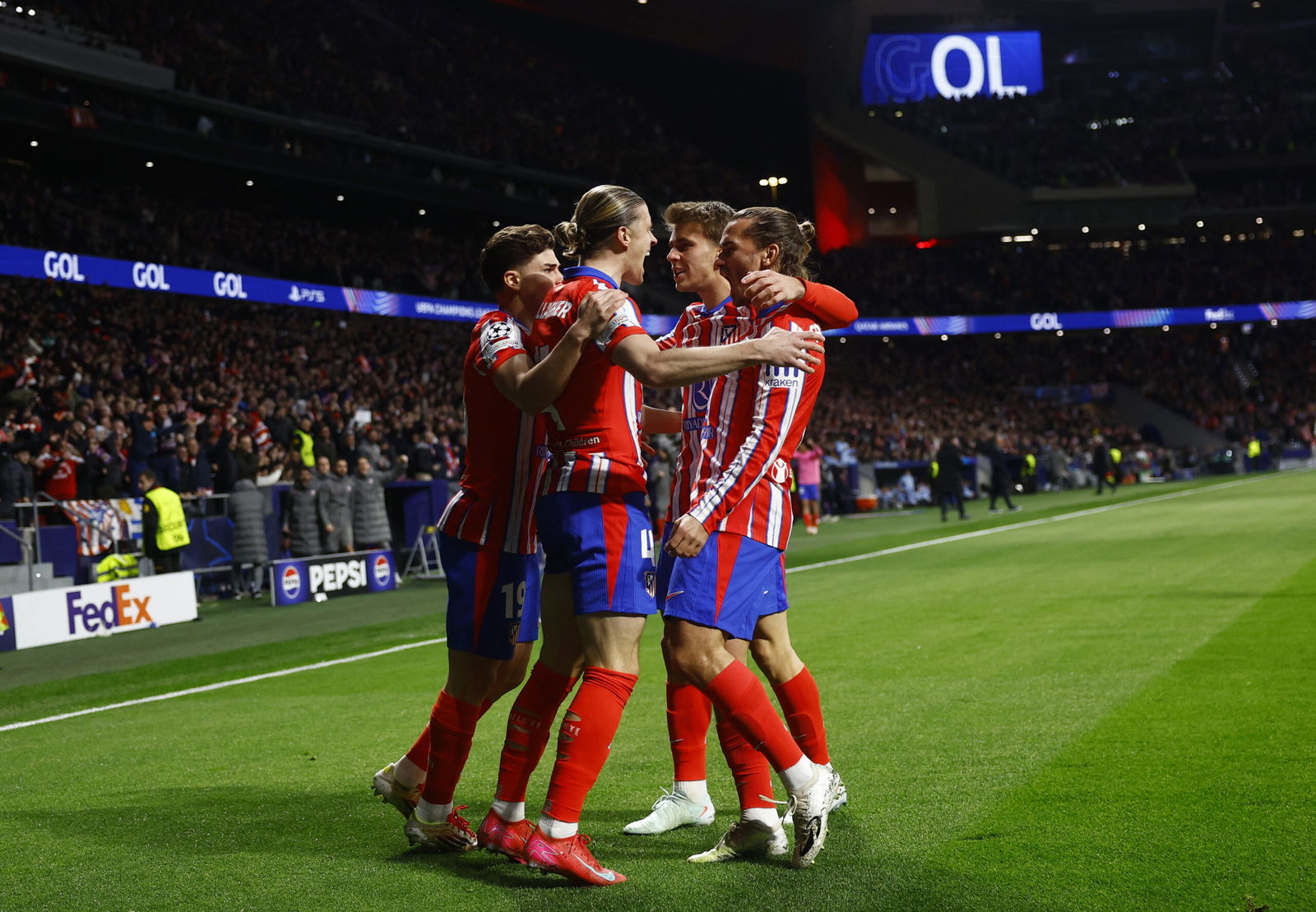 Manchester United learn price for “priceless” La Liga midfielder ahead of potential January swoop