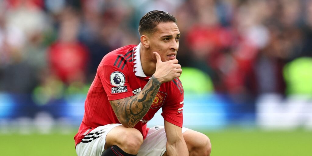 Antony playing for Manchester United.