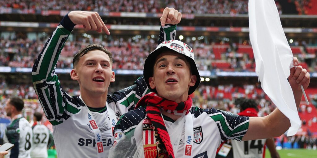 Sunderland celebrate after winning promotion to the Premier League.