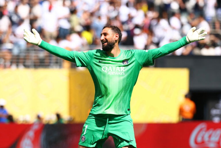 FIFA Club World Cup - Semi Final - Paris St Germain v Real Madrid