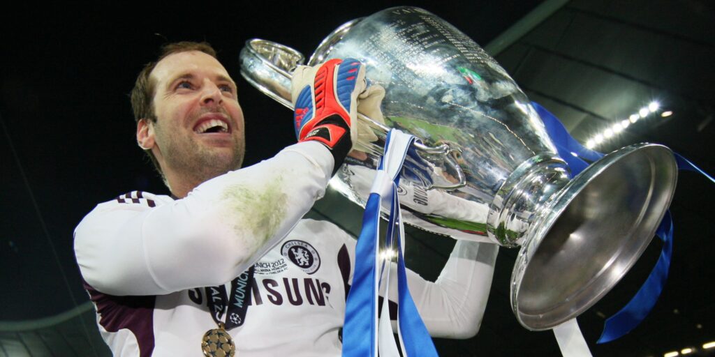 Chelsea -doelman Petr Cech met de Champions League -trofee.