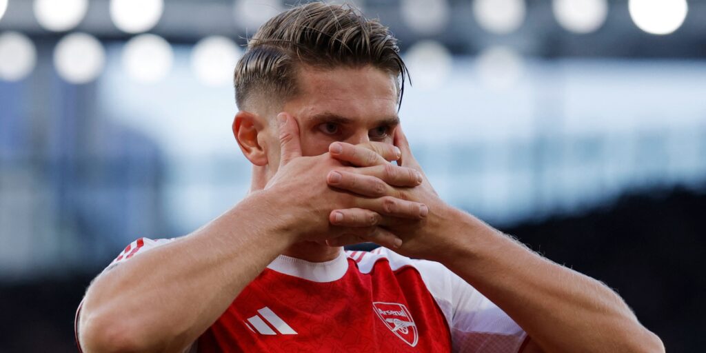 Viktor Gyokeres celebrates scoring a goal for Arsenal.