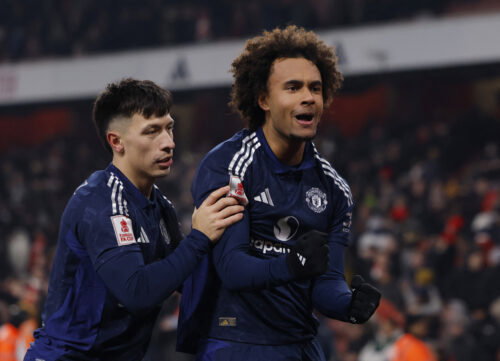 Manchester United's Lisandro Martinez and Joshua Zirkzee. (Reuters/Andrew Couldridge)
