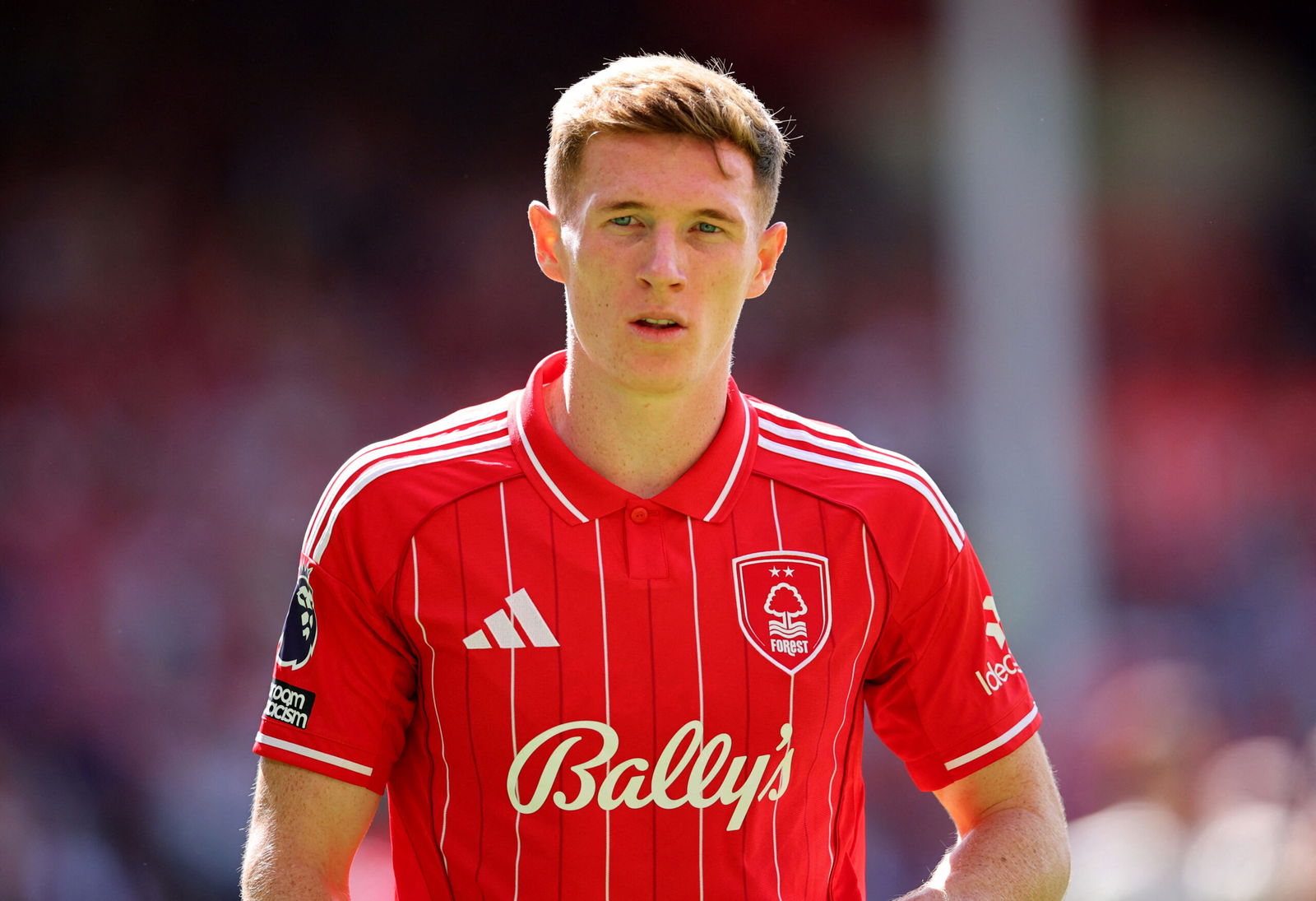 Chelsea to battle with Premier League rival for signature of “physical” £35 million midfielder next summer