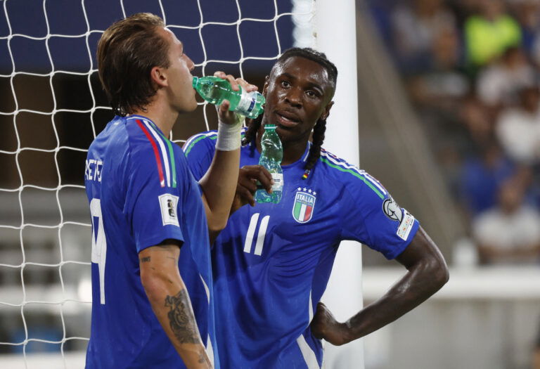 Italy's Mateo Retegui and Moise Kean. (REUTERS/Alessandro Garofalo)