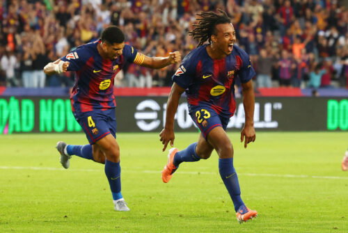 Barcelona's Jules Kounde, Ronald Araujo. (REUTERS/Albert Gea)