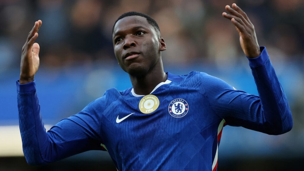 Chelsea midfielder Moises Caicedo celebrates during a match.