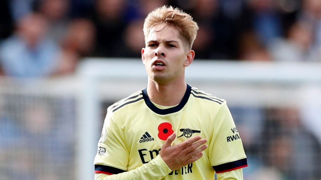 Arsenal midfielder Emile Smith Rowe celebrates during a match.