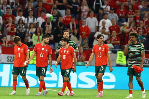 Portugal's Jose Sa, Ruben Neves, Pedro Neto, Francisco Trincao. (REUTERS/Bernadett Szabo)