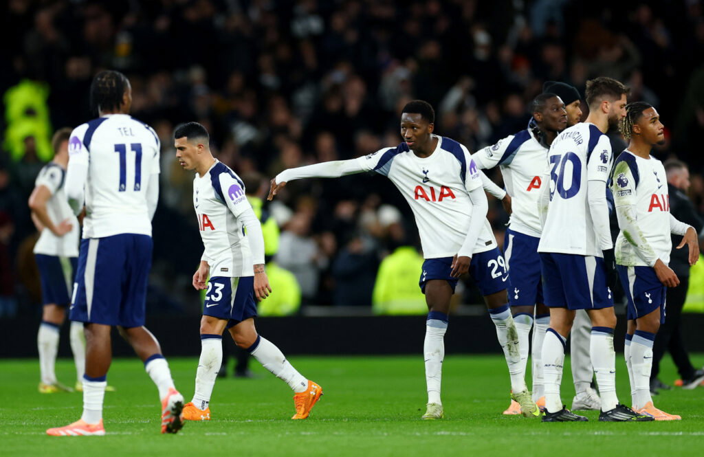 Spurs Chase Multiple Targets While United Manchester United’s Retention Battle: Why Bruno Fernandes is Non-Negotiable