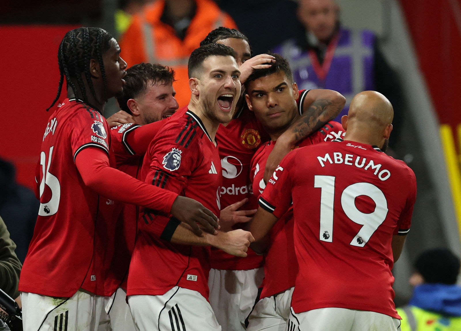 Manchester United willing to sell starlet only for “exceptional” offer