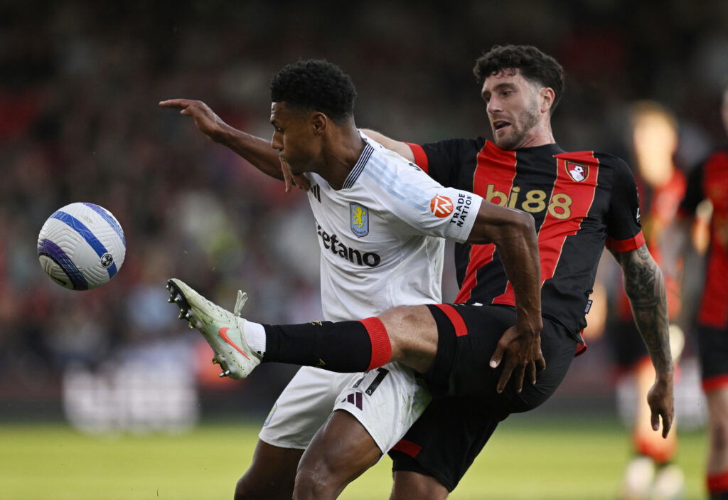 Aston Villa's Ollie Watkins in action with AFC Bournemouth's Marcos Senesi. (REUTERS/Tony O Brien)