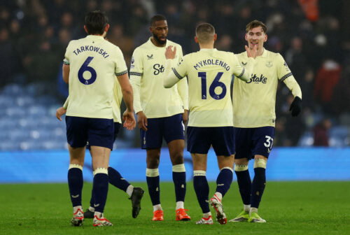 Everton's James Garner, Vitaliy Mykolenko and Beto. (Reuters/Matthew Childs)