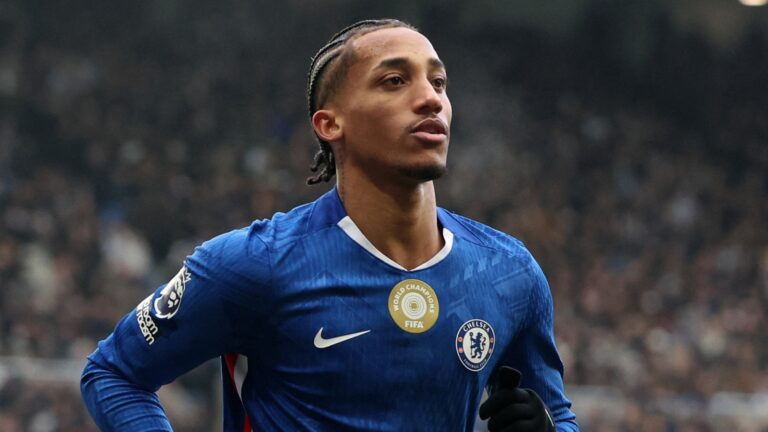 Chelsea ‘leading the race’ for exciting Joao Pedro alternative – report