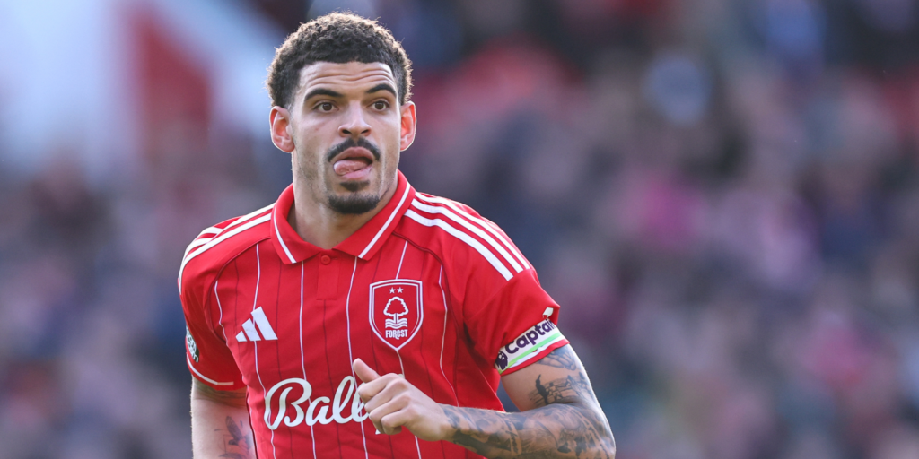 Man United plotting move for £60m “positive leader”