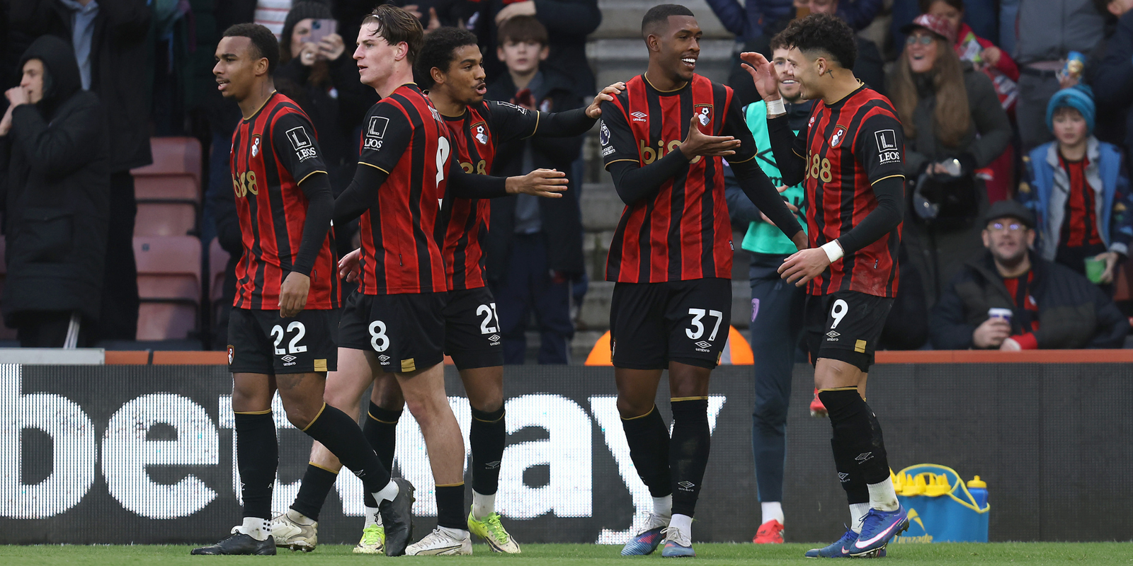 Liverpool and Chelsea considering “blockbuster” £80m move for Premier League teenage sensation