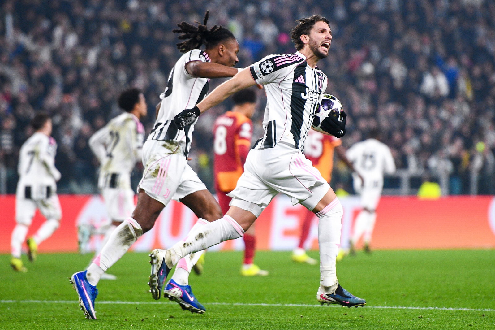Manuel Locatelli, Khephren Thuram. (Alberto Gandolfo/BSR Agency/Getty Images)