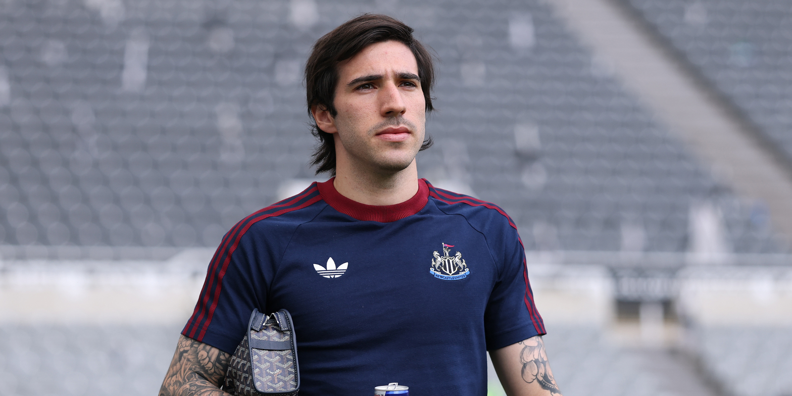 Man United plot swoop for “brilliant” £100m midfielder