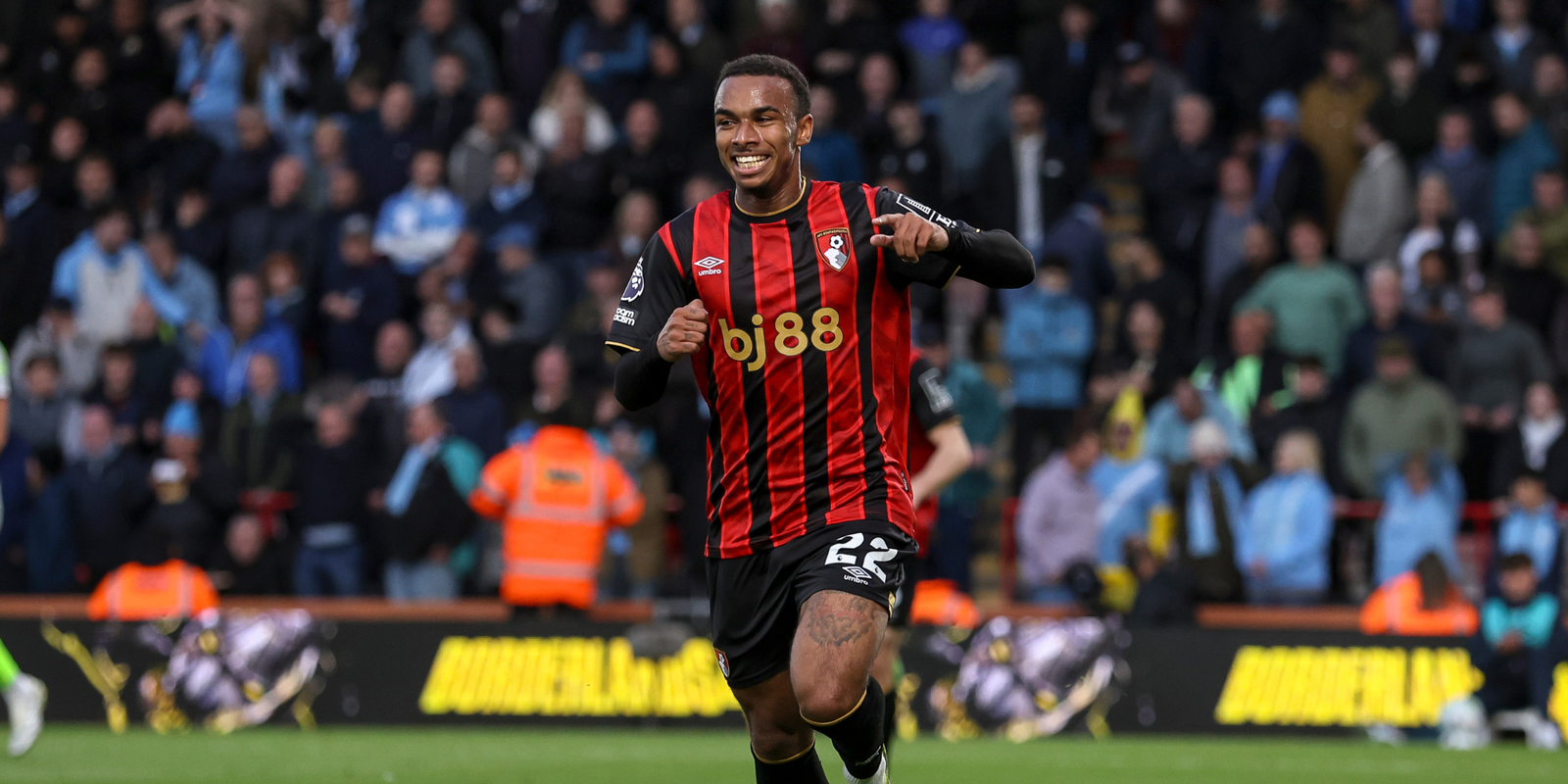 Chelsea join the race to sign “complete” £60m PL ace
