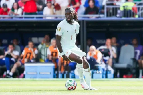 Manchester United ‘preparing move’ for “the best midfielder in France”